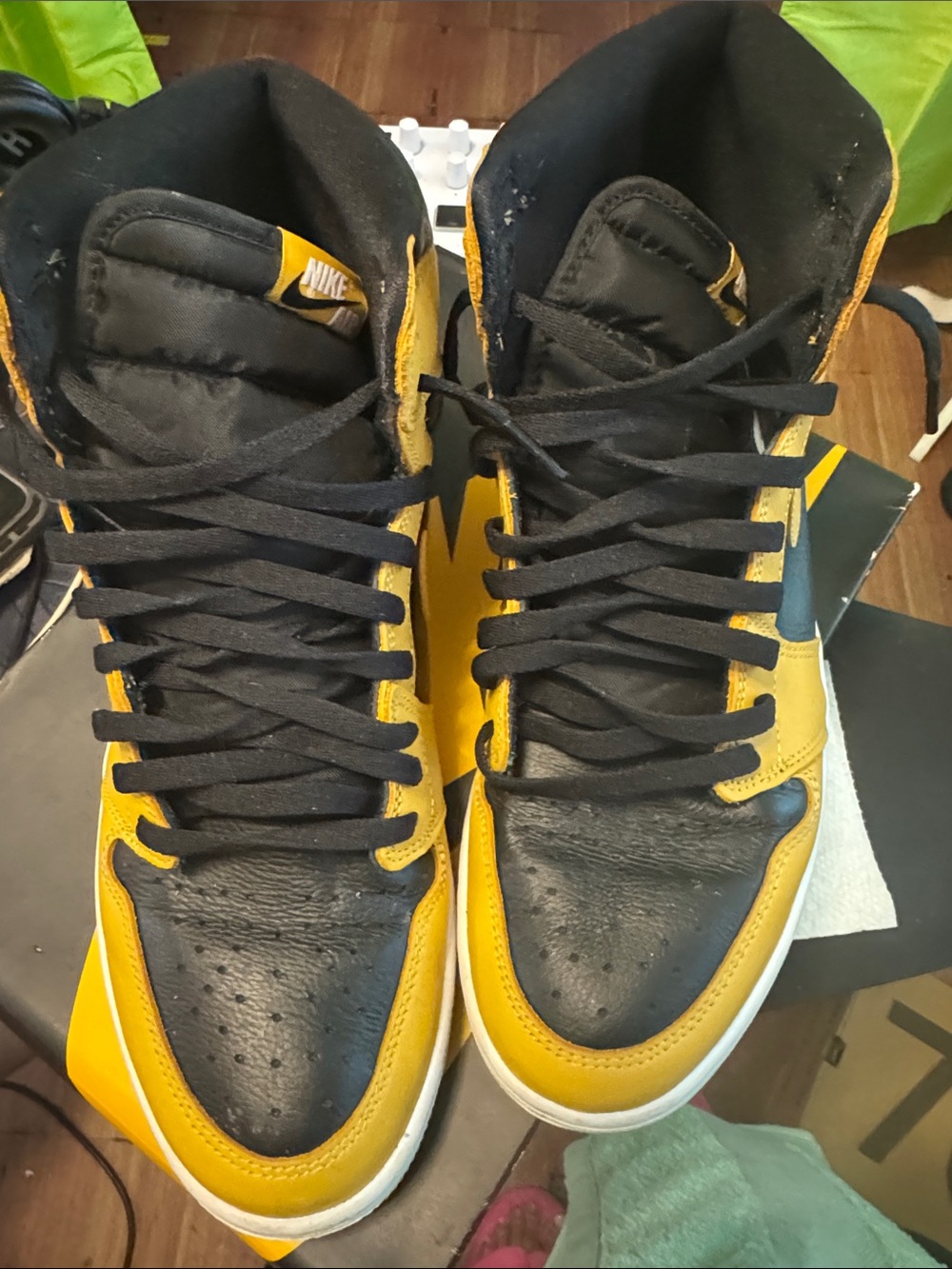 Nike Men’s High-Top Sneakers in Black and Yellow
